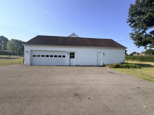 SPRAWLING 5 BEDROOM HOME WITH BASEMENT