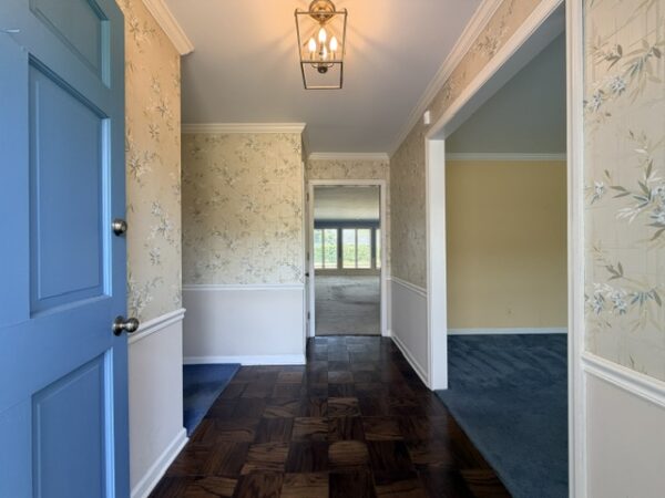 SPRAWLING 5 BEDROOM HOME WITH BASEMENT