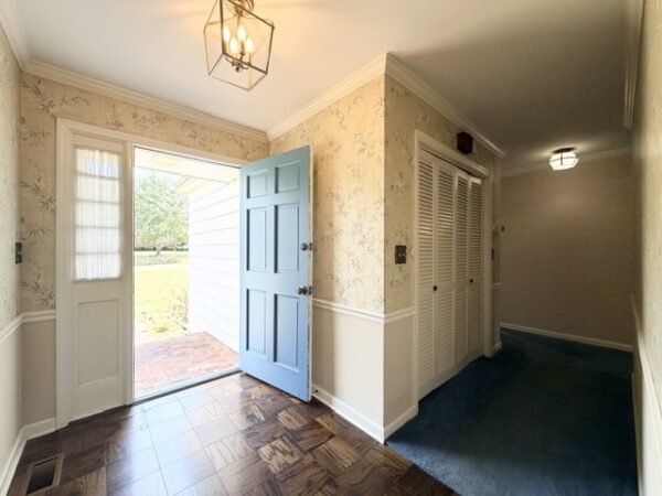 SPRAWLING 5 BEDROOM HOME WITH BASEMENT
