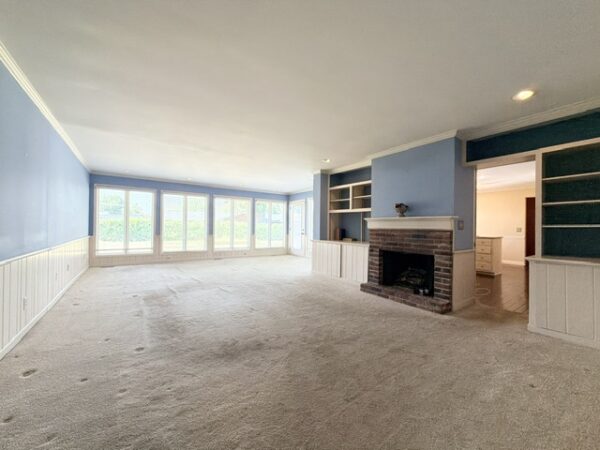 SPRAWLING 5 BEDROOM HOME WITH BASEMENT