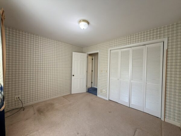 SPRAWLING 5 BEDROOM HOME WITH BASEMENT