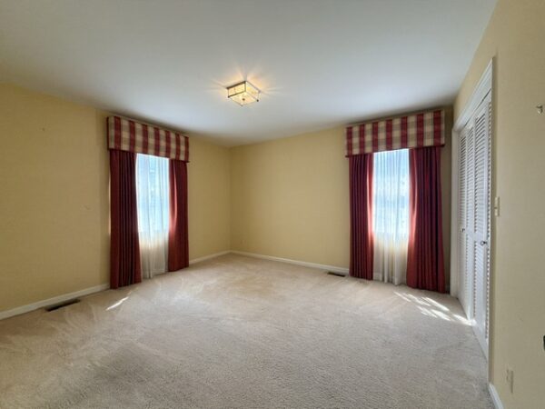 SPRAWLING 5 BEDROOM HOME WITH BASEMENT