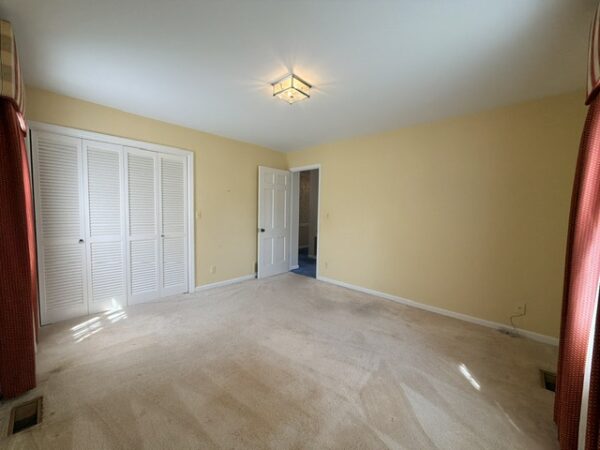 SPRAWLING 5 BEDROOM HOME WITH BASEMENT