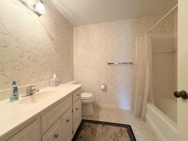 SPRAWLING 5 BEDROOM HOME WITH BASEMENT