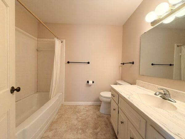 SPRAWLING 5 BEDROOM HOME WITH BASEMENT