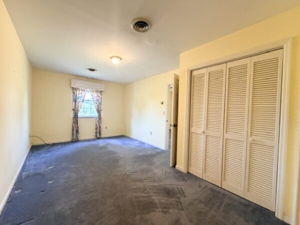 SPRAWLING 5 BEDROOM HOME WITH BASEMENT