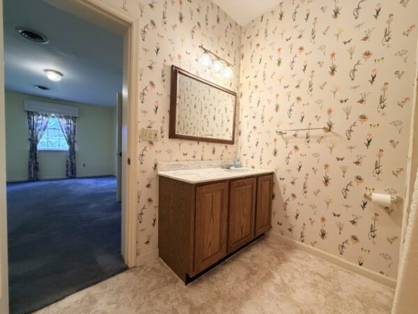 SPRAWLING 5 BEDROOM HOME WITH BASEMENT