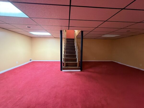SPRAWLING 5 BEDROOM HOME WITH BASEMENT