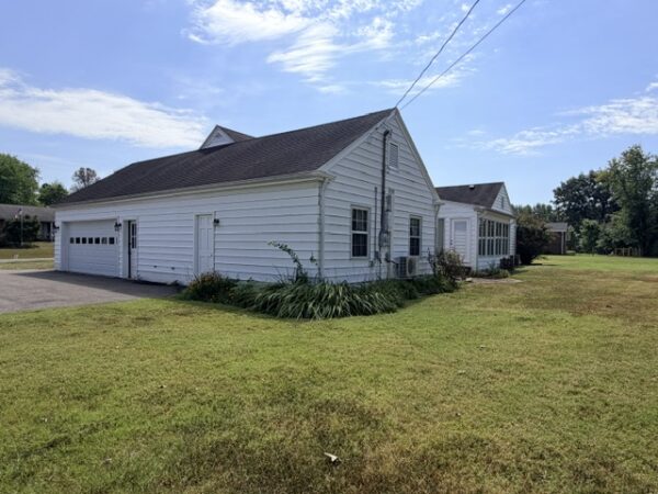 SPRAWLING 5 BEDROOM HOME WITH BASEMENT
