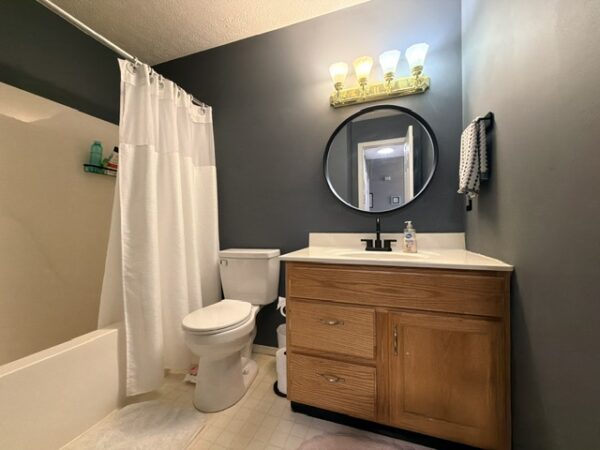 1122 Landing Meadows Dr., Henderson, KY