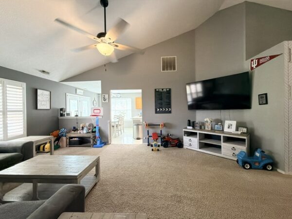 1122 Landing Meadows Dr., Henderson, KY