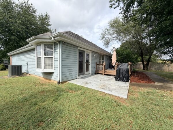 1122 Landing Meadows Dr., Henderson, KY