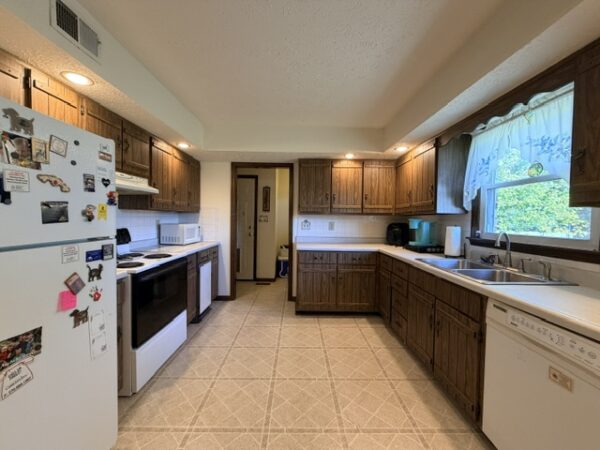 IMG_0695 NICE 3 BEDROOM HOME WITH POLE BARNS ON 1.79+/- ACRES