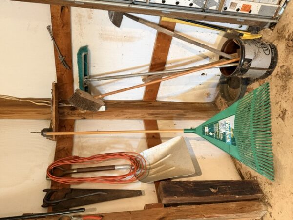 IMG_0847 TRUCK - GUNS - FURNISHINGS - TOOLS