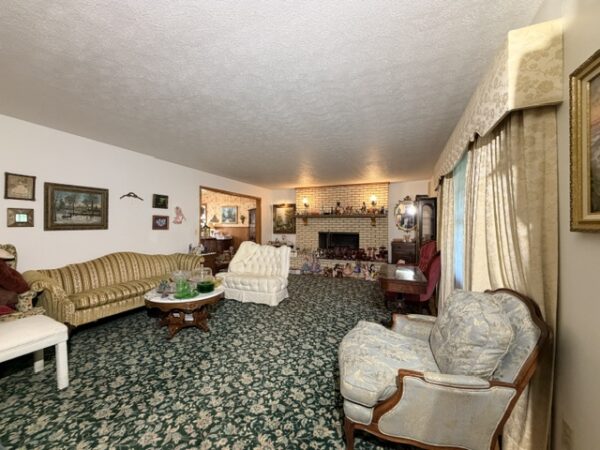 IMG_2133 NICE 4 BEDROOM HOME ON LARGE LOT - MADISONVILLE, KY