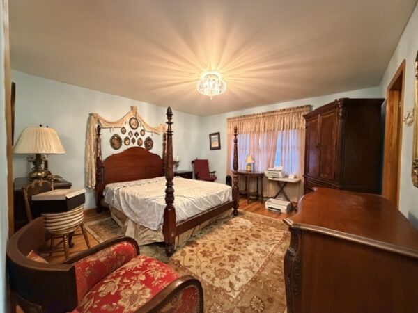 IMG_2805 NICE 4 BEDROOM HOME ON LARGE LOT - MADISONVILLE, KY