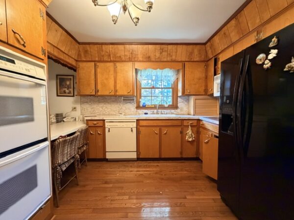 IMG_2884 NICE 4 BEDROOM HOME ON LARGE LOT - MADISONVILLE, KY