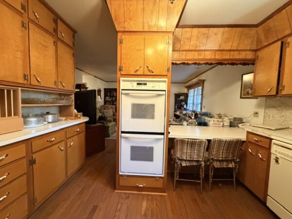 IMG_2888 NICE 4 BEDROOM HOME ON LARGE LOT - MADISONVILLE, KY