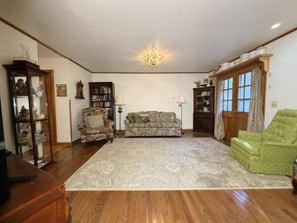 IMG_2918 NICE 4 BEDROOM HOME ON LARGE LOT - MADISONVILLE, KY