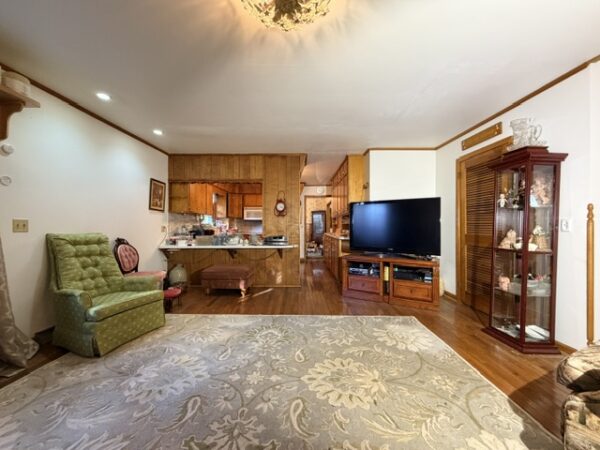 IMG_2920 NICE 4 BEDROOM HOME ON LARGE LOT - MADISONVILLE, KY