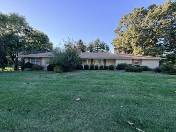 IMG_2951 NICE 4 BEDROOM HOME ON LARGE LOT - MADISONVILLE, KY