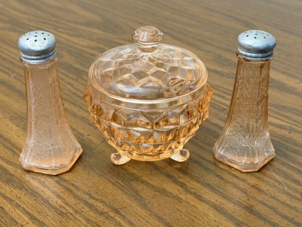 LARGE COLLECTION OF ANTIQUES, GLASSWARE & COLLECTIBLES
