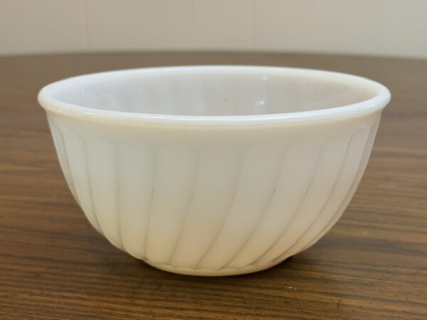 LARGE COLLECTION OF ANTIQUES, GLASSWARE & COLLECTIBLES