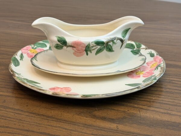LARGE COLLECTION OF ANTIQUES, GLASSWARE & COLLECTIBLES