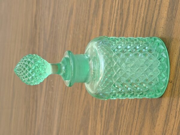 LARGE COLLECTION OF ANTIQUES, GLASSWARE & COLLECTIBLES
