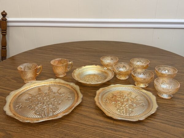LARGE COLLECTION OF ANTIQUES, GLASSWARE & COLLECTIBLES