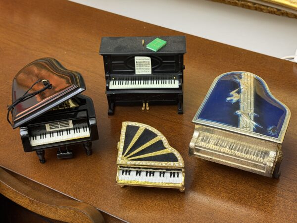IMG_8962 HUGE HIGH-QUALITY ESTATE AUCTION