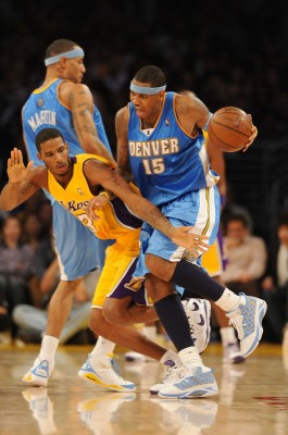 Kenyon Martin screens for Carmelo Anthony