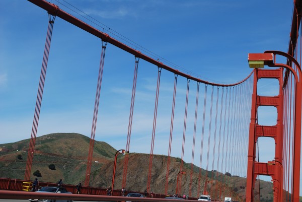 The bars on the Golden Gate bridge are made up of a lot of straight bar segments connected together.