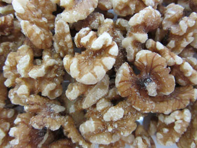 NUTS WALNUTS HALVES AND PIECES