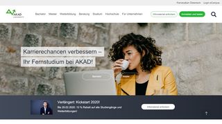 
                            9. Anmelden + 4 Wochen kostenlos testen l AKAD University