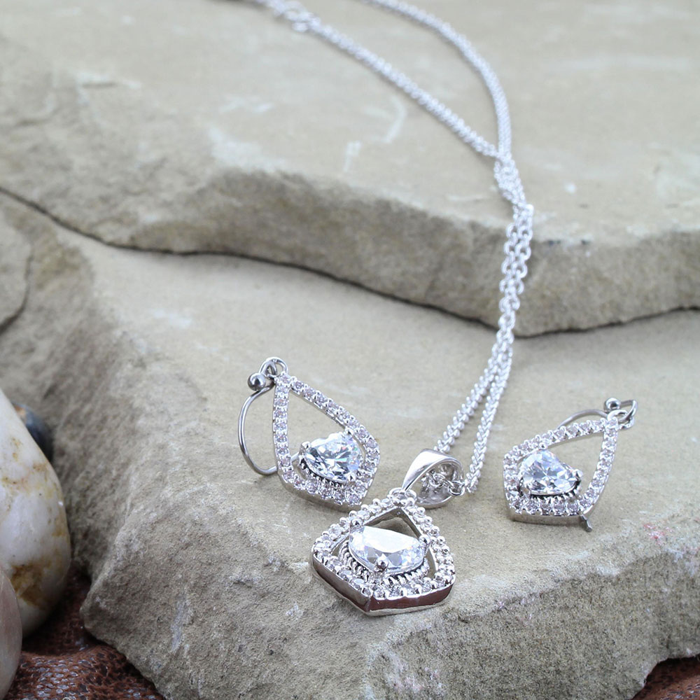 Hearts on a Swing Jewelry Set