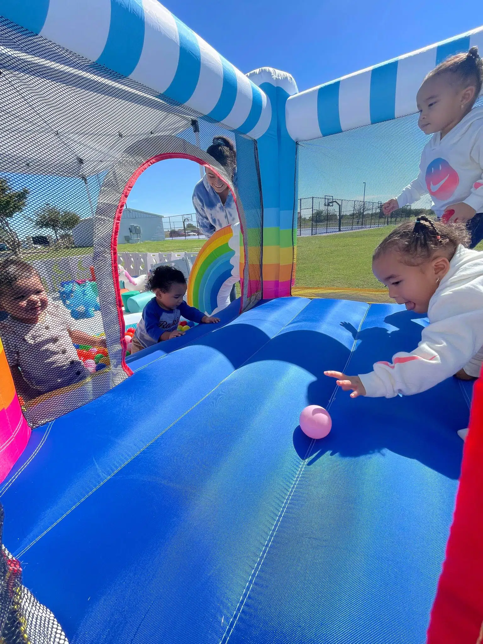 bounce house 