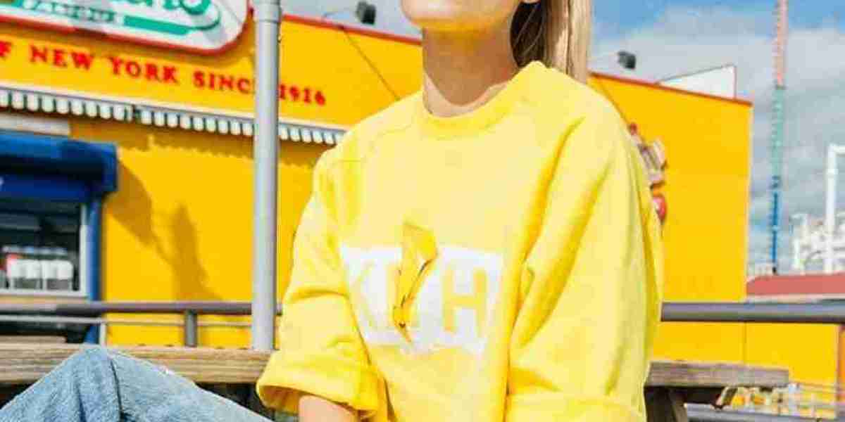 The Craftsmanship Behind Kith Clothing: A Focus on Fabric and Fit