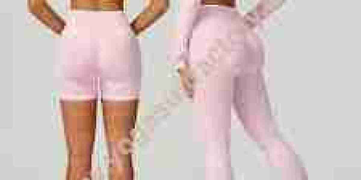 How Does YogasuitFactory Create Seamless Yoga Sets for Versatile Movement
