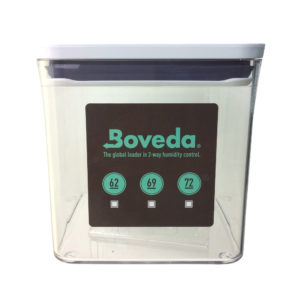 boveda-2-8-quart-empty-square-oxo-display