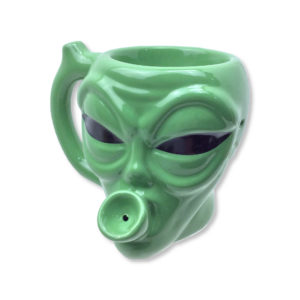 alien-head-mug-porcelain-hand-pipe