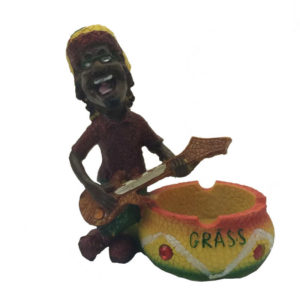 resin-ashtray-smash-005