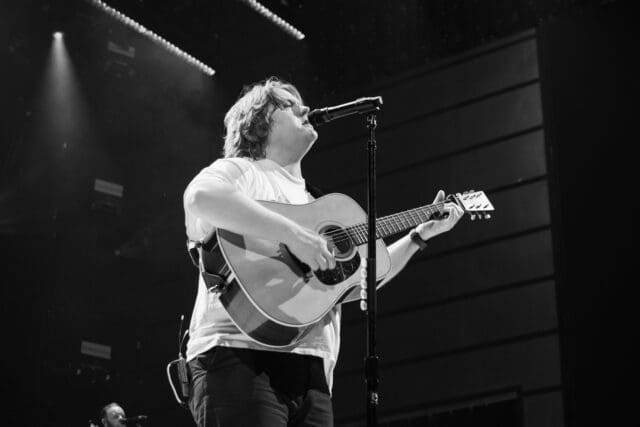 7FCD21C8-D1CA-4C12-88AB-E2A600D50392 Lewis Capaldi