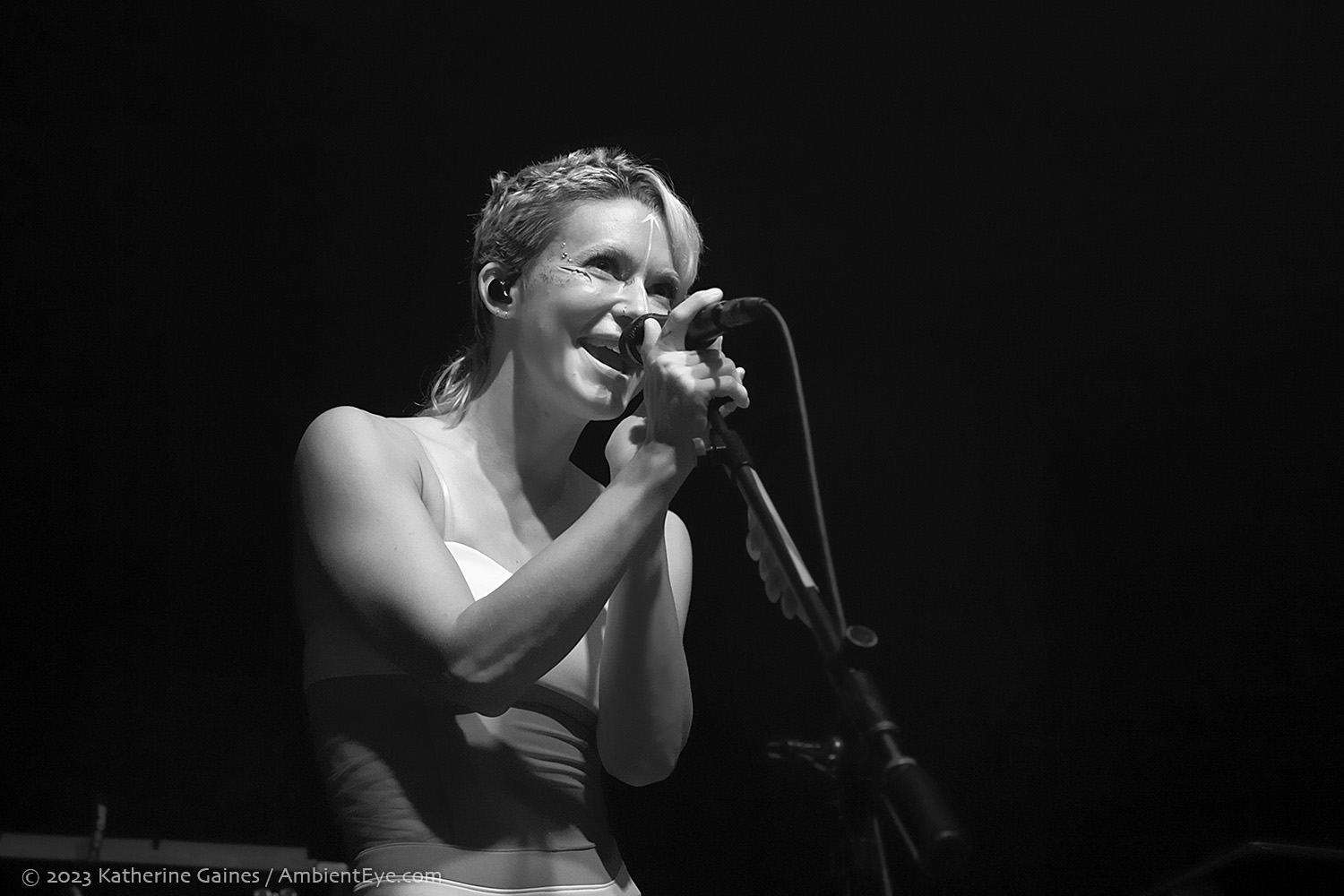 meg myers, 9:30 club, katherine gaines, ambienteye photography