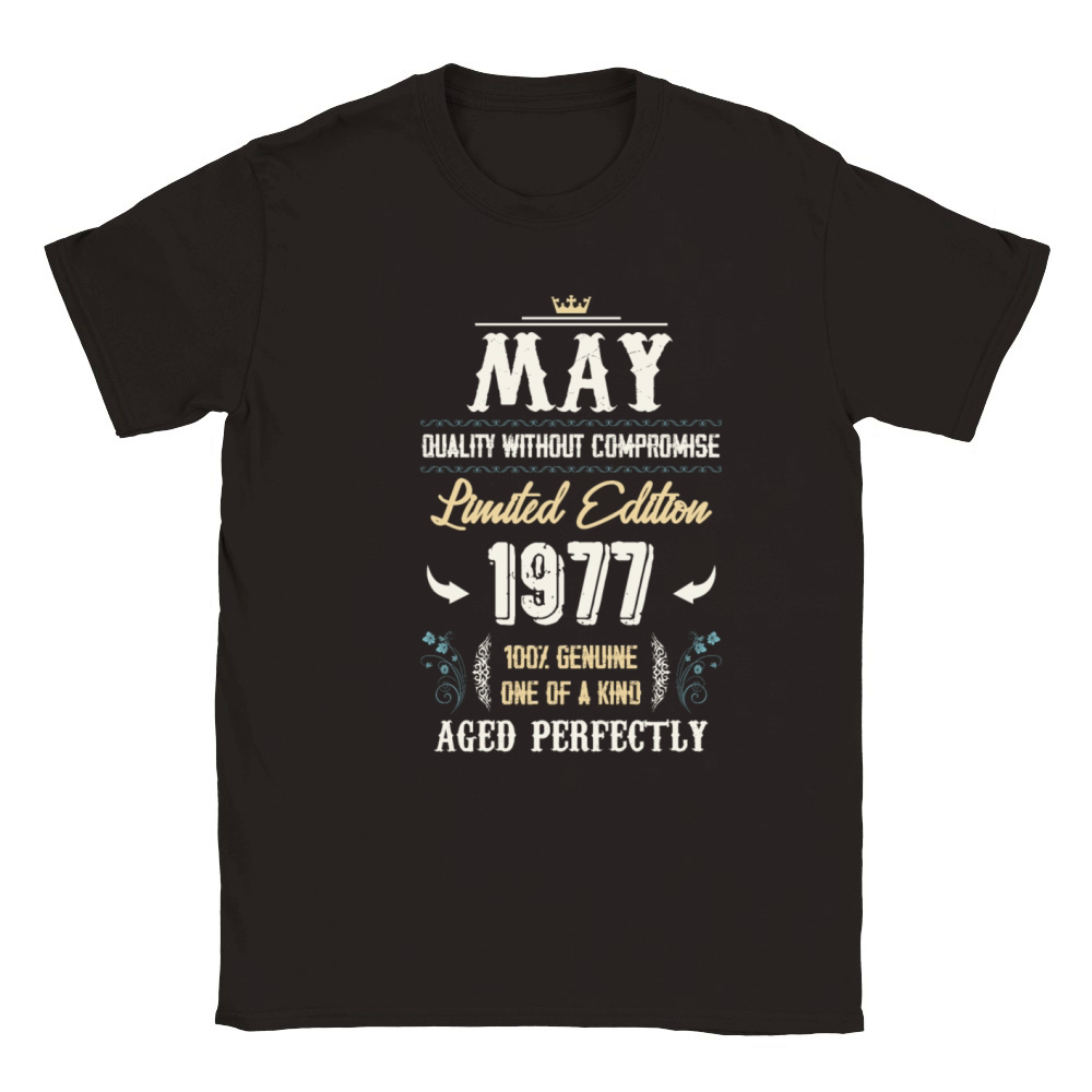 May 1977 Vintage Birthday Present Classic Kids Crewneck T-shirt