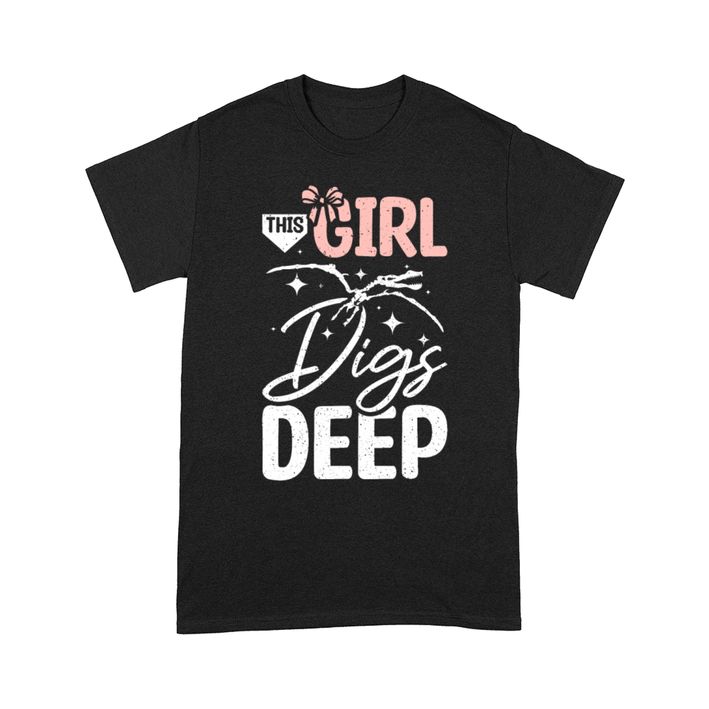 Paleontologist Girl digs deep for dinosaurs Comfort T-shirt