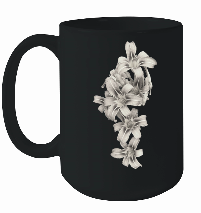 Vintage monochrome Lilly flowers garland Ceramic Mug