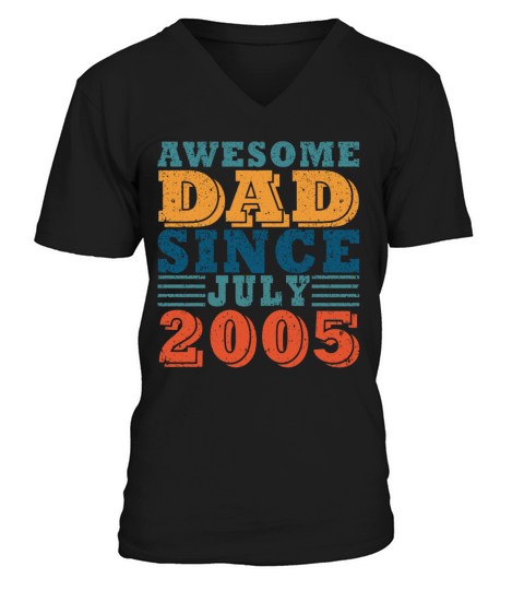 Father July 2005 vintage birthday dad saying 18 V-Neck T-shirt