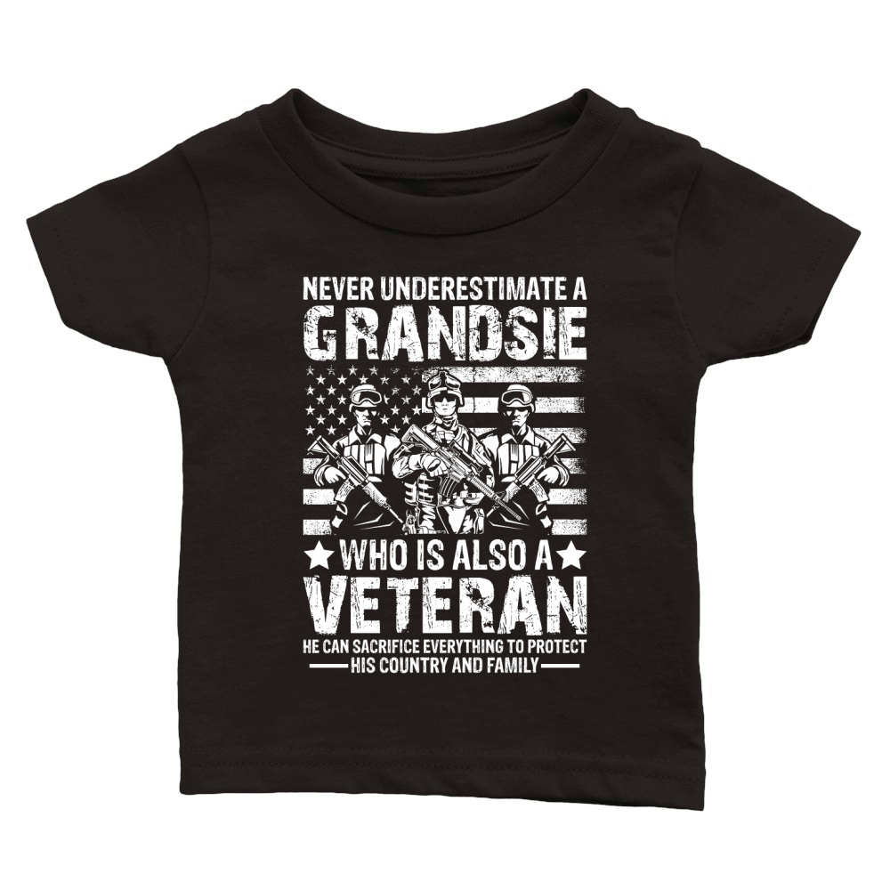 NEVER UNDERESTIMATE A VETERAN Classic Baby Crewneck T-shirt