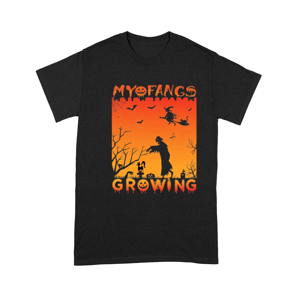 my fangs growing funny Halloween Comfort T-shirt